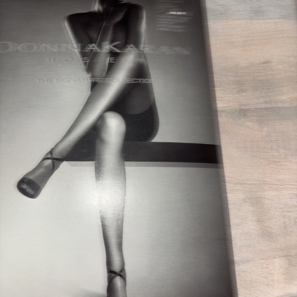 Donna Karen Hosiery Sheer Satin Sandelfoot‎ Chocolate Plus Petite